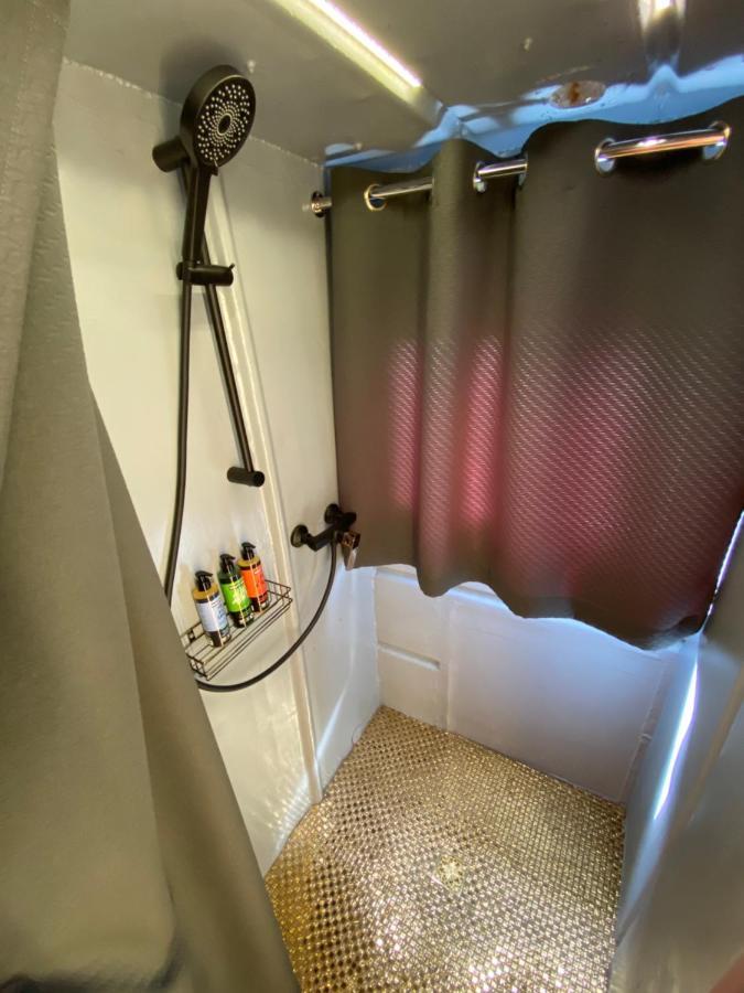 Modernus Kambarys Barzoje Ant Nemuno Hotel Kaunas Ngoại thất bức ảnh