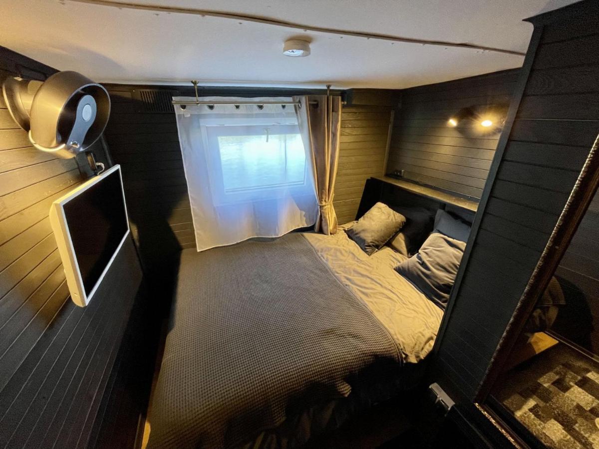 Modernus Kambarys Barzoje Ant Nemuno Hotel Kaunas Ngoại thất bức ảnh